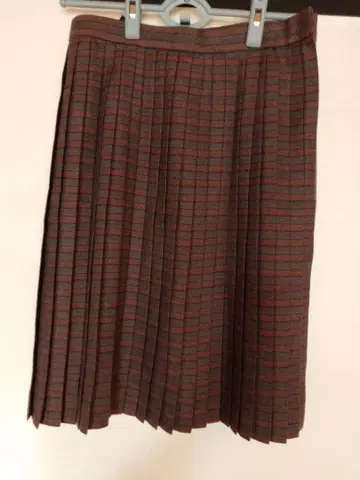 pierre cardin 플리츠 스커트 브라운과 짙은 갈색의 스트라이프