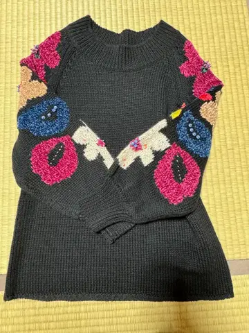 BEARDSLEY 꽃무늬 자수 니트 스웨터