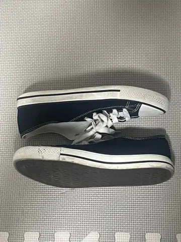 네이비 캔버스 스니커즈