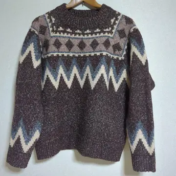 AUG 니트 스웨터