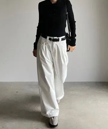 미사용 새상품 [ FASHIRU ] 와이드 치노 슬랙스 / 화이트 (S)