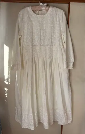 TSUHARU 츠하루 바이 사만사 모스모스 꽃 자수 원피스