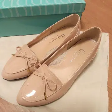 아르테미스 바이 다이애나 베이지 신발