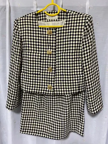 버블리 셋업 체크 무늬 레트로 골드 버튼 귀여운