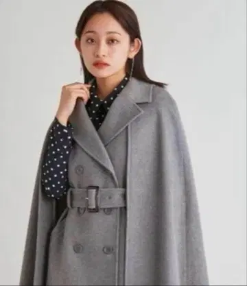 [ 새상품급 ] LILY BROWN 릴리 브라운 미들 기장 케이프 코트