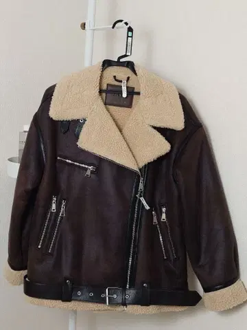 ZARA 다크 브라운 무스탕 자켓 USA.XS