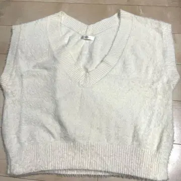 [ 새상품급 ] mite 화이트 V넥 베스트