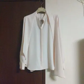 택 포함 새상품 띠어리 럭스 36 보타이 핑크 블라우스