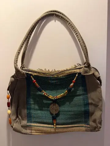 케냐 사바나에서 만난 단 하나뿐인 아프리칸 비즈 핸드백