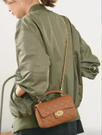 퀼팅 숄더백 (브라운 블랙)