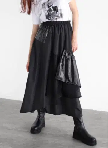 [택 포함 새상품] RADIATE 라디에이트 이소재 믹스 블랙 롱 스커트