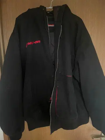 블랙 자켓 스냅온