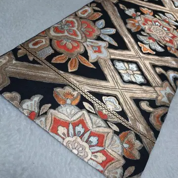 순수 실크 화려한 대형 꽃 무늬 자수 블랙 베이스 후쿠로 오비