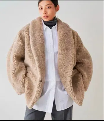 Whim Gazette 미들 보아 코트