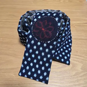 네이비 나염 빈티지 원단 눈꽃 무늬와 진흙 오시마로 만든 머플러 타월