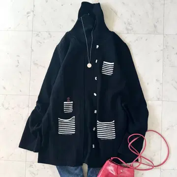 새상품급 피코네 레이어드 터틀 니트 로고 버튼 하이넥 블랙 자수