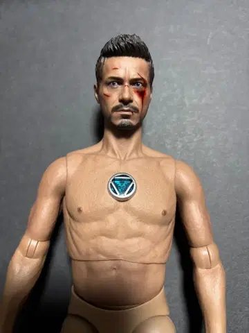 아이언맨 핫토이즈 토니 스타크 소체