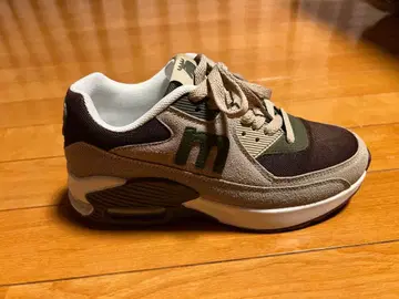 moz: 에어쿠션 스니커즈