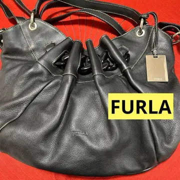 FURLA 블랙 숄더백 드레이프 디자인 새상품급
