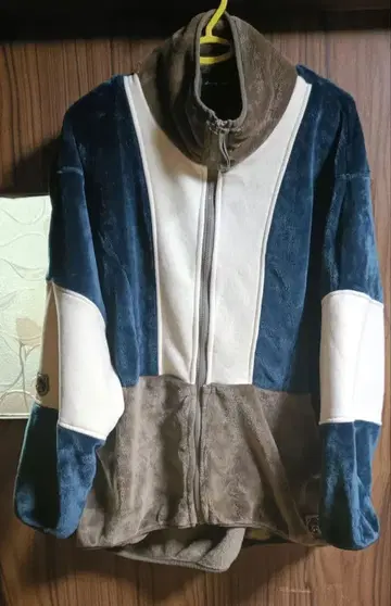 드럭 스토어즈 아우터