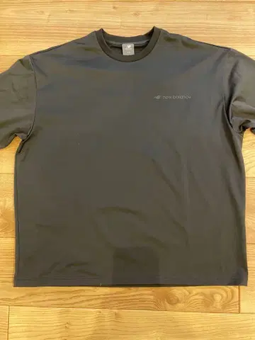 뉴발란스 긴팔 티셔츠 블랙