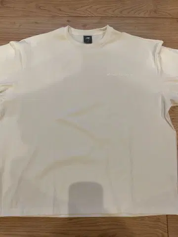 new balance 긴팔 T셔츠 화이트