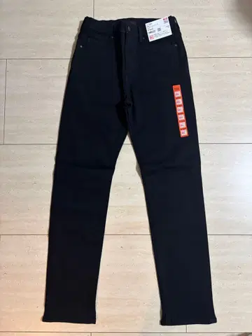 유니클로 히트텍 울트라 스트레치 슬림 청바지 26 블랙