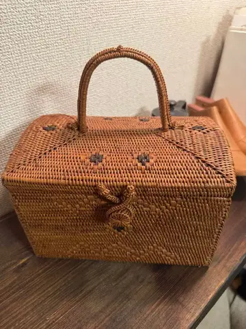 브라운 뜨개질 바스켓백 아타 바구니