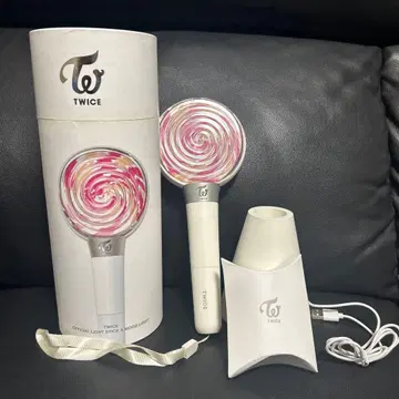 TWICE 초대전 공식 응원봉