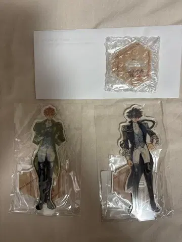 마왕과 용사의 싸움 뒤에서 코믹스 유상 혜택 아크릴 스탠드 2체 세트