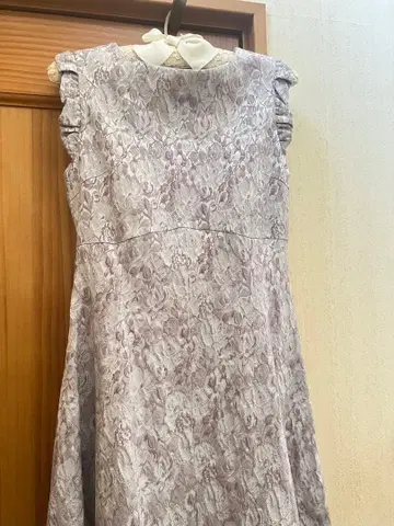 셀포드 연보라 꽃무늬 A라인 원피스