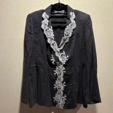 임포트 로사 레이스 장식 블랙 테일러드 자켓