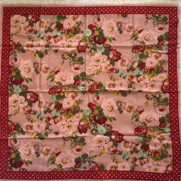 INGEBORG 잉게보그 꽃무늬 숄 스톨