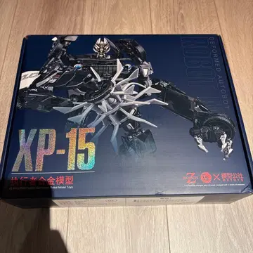 XP-15 트랜스포머 바리케이드 닮은 피규어