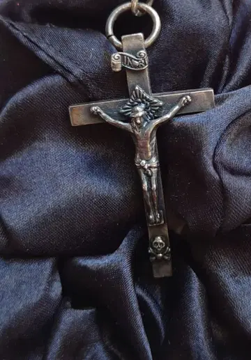 hyde faith rosary necklace 로사리오 목걸이 크로스