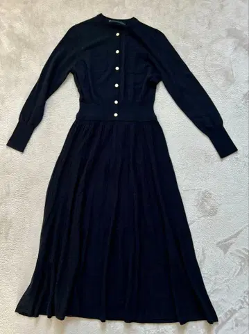 martinique 마르티니크 골드 버튼 롱 니트 원피스 네이비