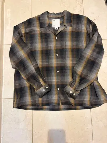 alone 레이온 체크 셔츠