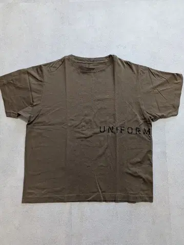유니폼 익스페리먼트 T셔츠