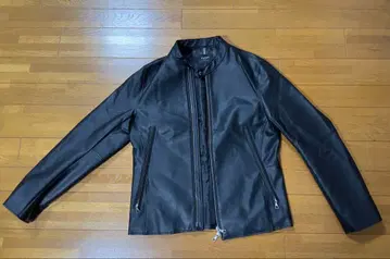 합성 피혁 자켓 블랙