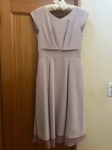 질 스튜어트 연보라 슬리브리스 원피스 무릎 기장