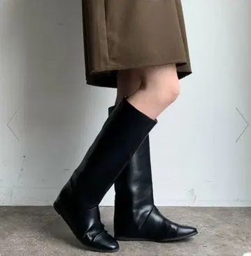 이번 시즌 완판템 미사용 새상품 인힐 부츠