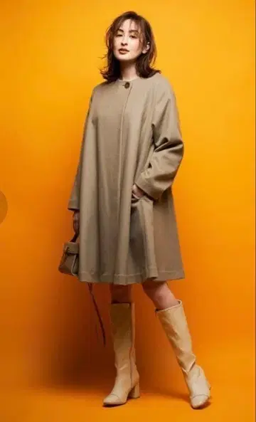 셀포드 노카라 A라인 코트