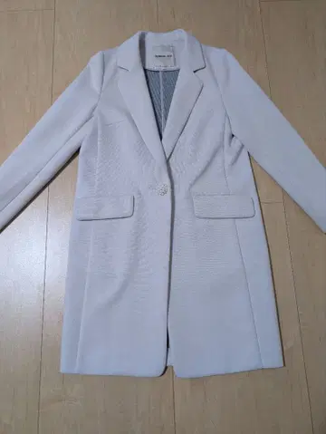 아푸와이저 리셰 핑크 베이지 체스터 코트 비쥬 버튼