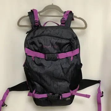 BURTON 카모 패턴 백팩 블랙 보라색