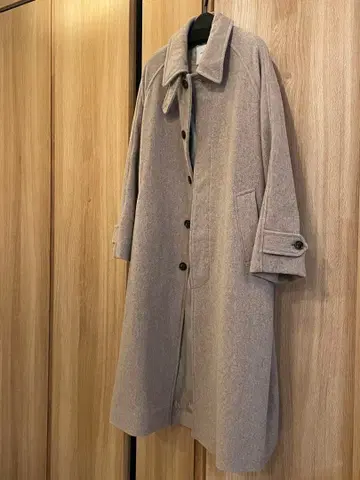 [어반 리서치 도어즈] 발마칸 코트 DR37-27T110