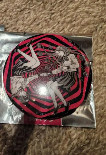 묘지의 화랑 이토 준지 우즈마키 캔뱃지 키라 우즈마키&교