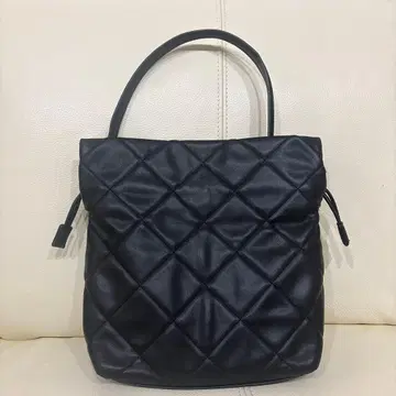 유나이티드 애로우즈 퀼팅 백 블랙