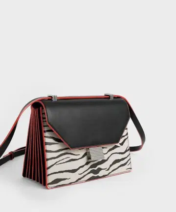 클락 이펙트 메탈 악센트 크로스 바디백