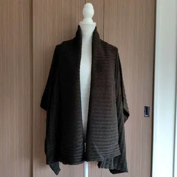 기간 한정 미사용 새상품! mizuiroind 가디건 판초풍