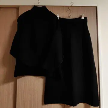 기간 한정 미사용 새상품! ZARA 터틀 스커트 셋업 블랙